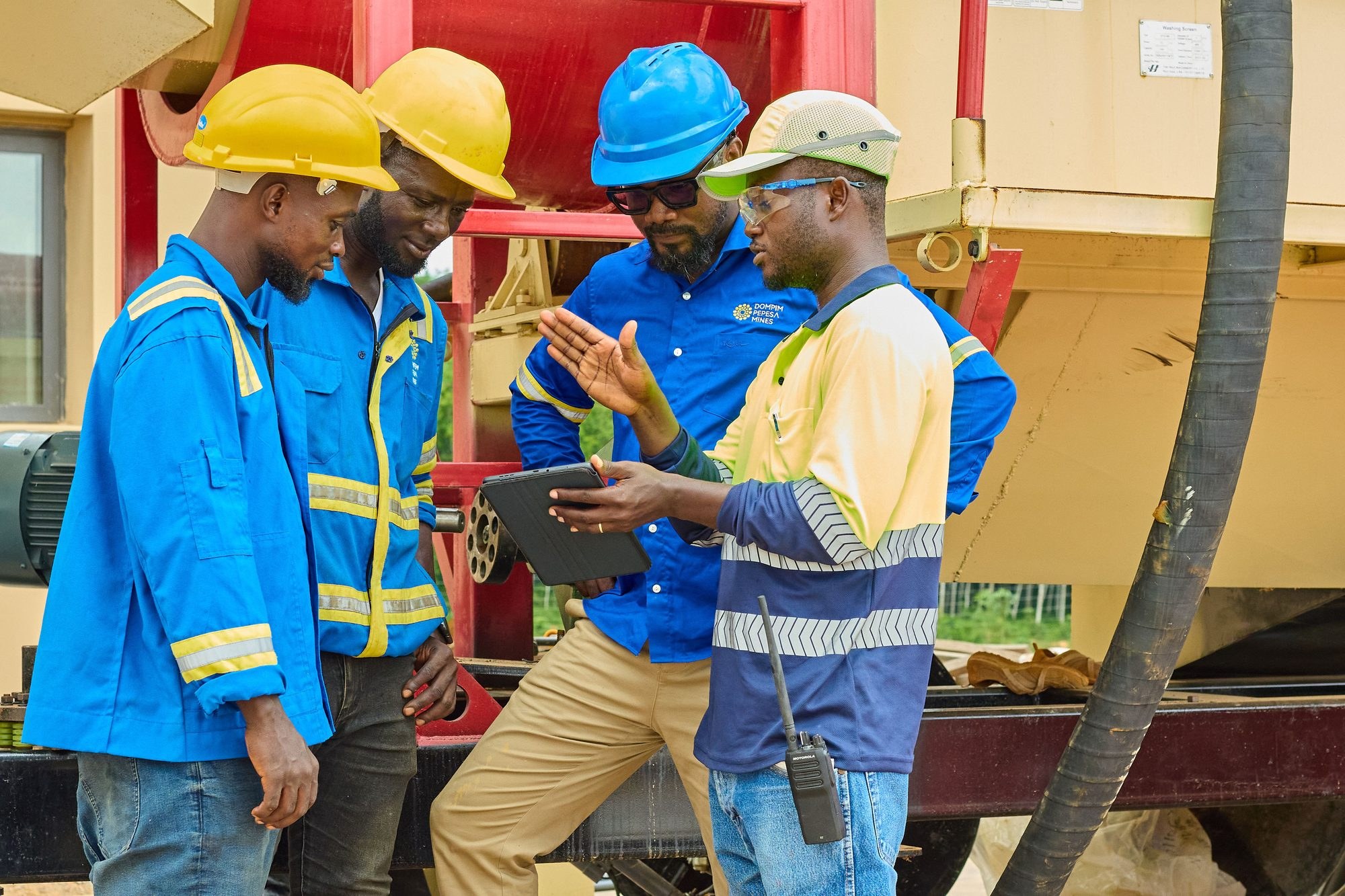 A Nova Mines safety briefing on site